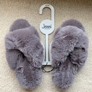 NWT Jenni Faux Fur Women’s Fuzzy Slip on Slippers Size 7-8